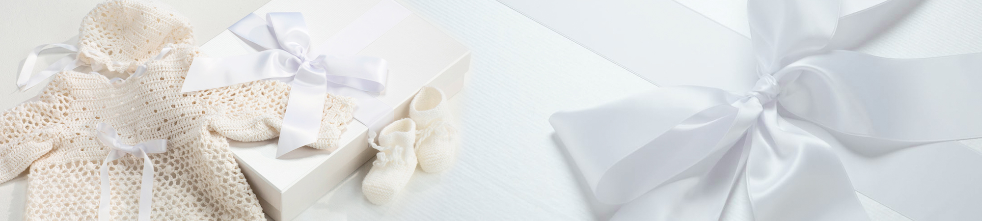 Taufkleidboxen, Kommunionsboxen, Baby Boxen - Bewahren Sie die Erinnerungsstücke Ihrer Kinder schön auf! Taufkleidboxen, Kommunionsboxen, Baby Boxen - Bewahren Sie die Erinnerungsstücke Ihrer Kinder schön auf!