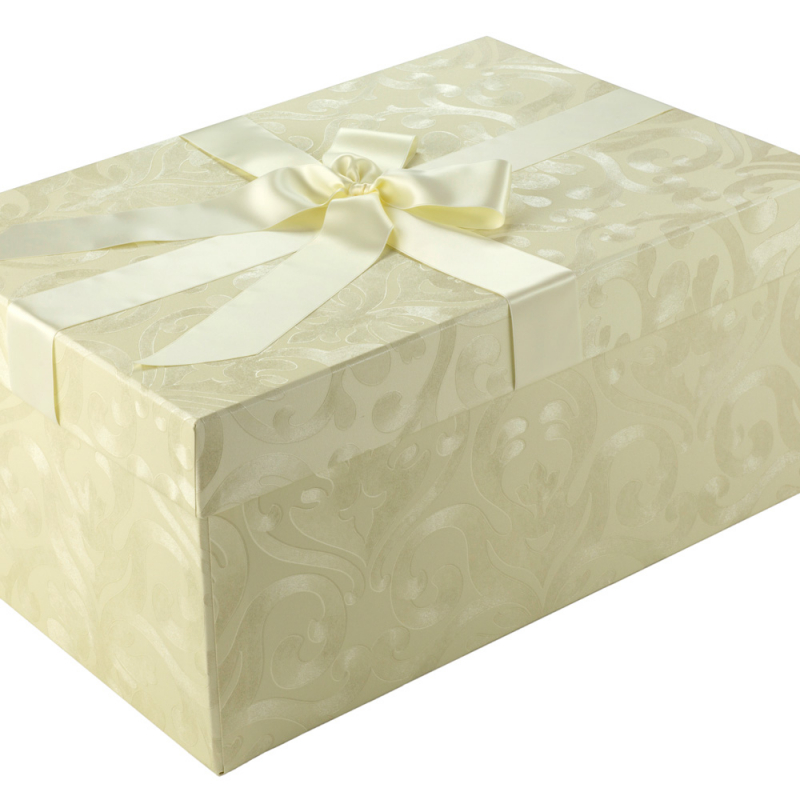Creamy Ornaments | Brautkleidbox