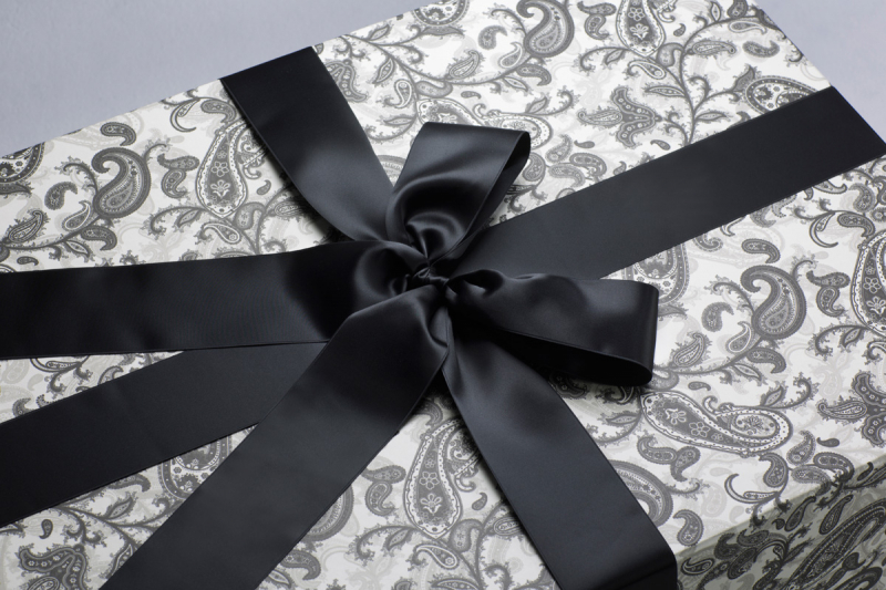 Paisley Black & White | Brautkleidbox